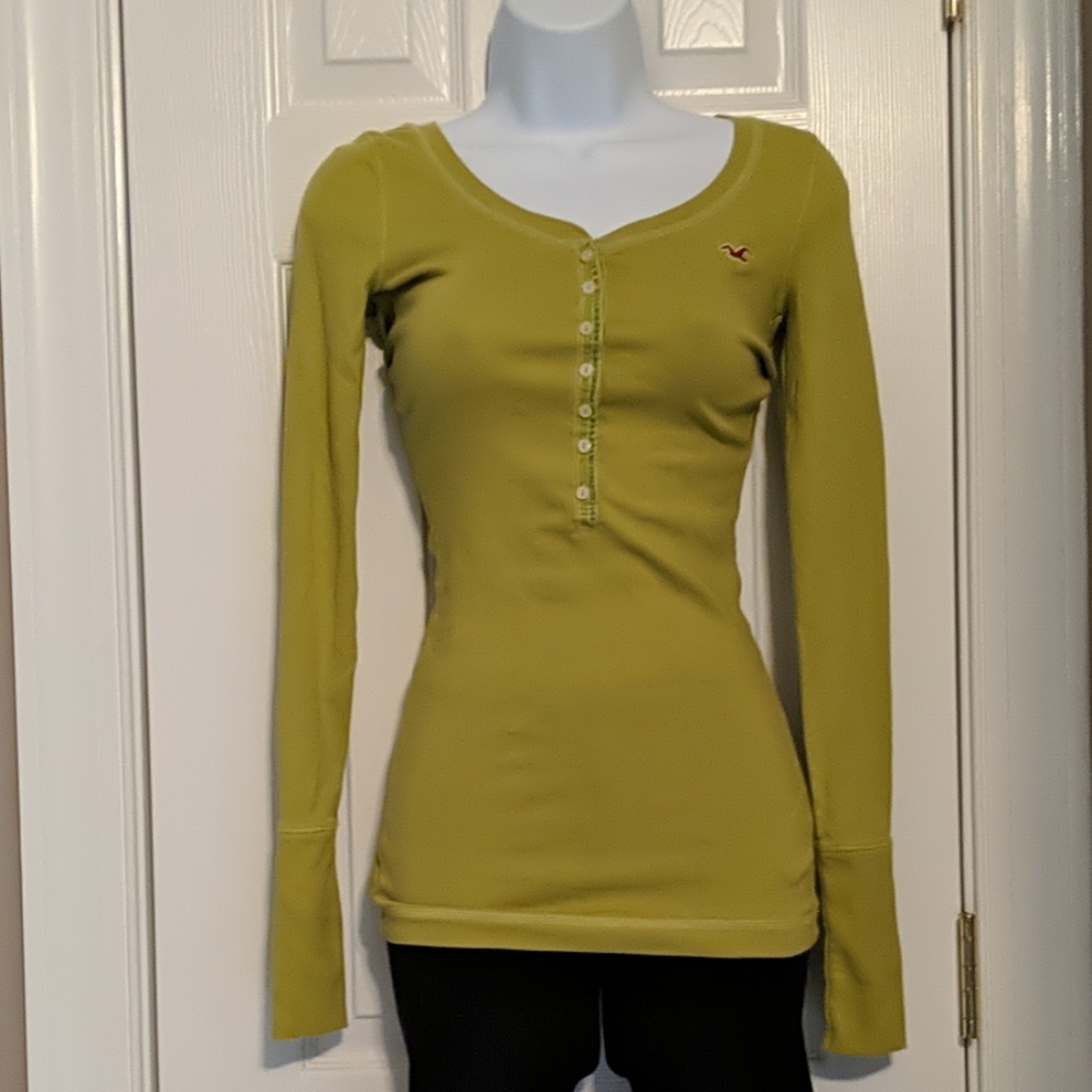 🌿 2 for $20 Hollister Shirt